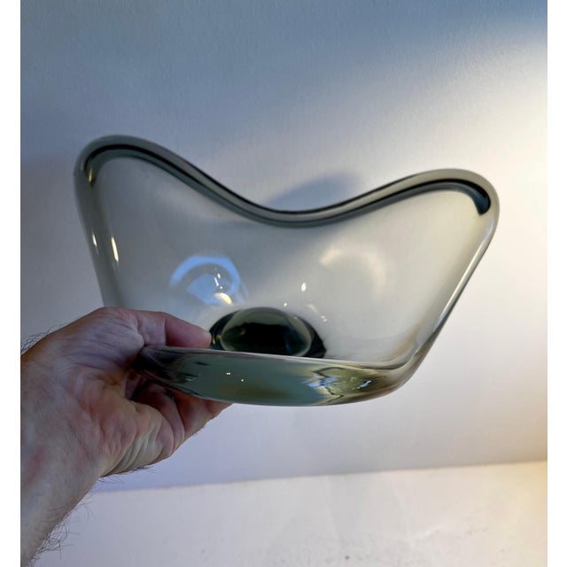Glass Large Grey Smoke Glass Bowl by Per Lütken for Holmegaard, Denmark, 1960s For Sale - Image 7 of 11