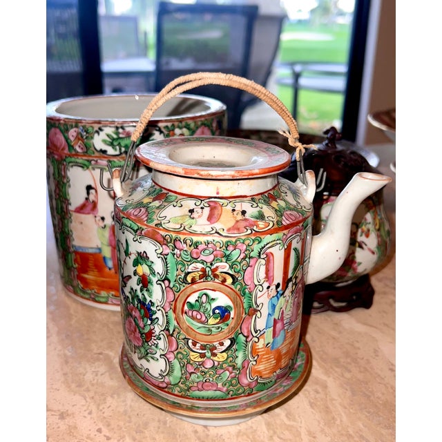 Early 20th Century Large Vintage Chinese Export Rose Medallion Porcelain Collection – 188-Piece Estate Set For Sale - Image 5 of 17