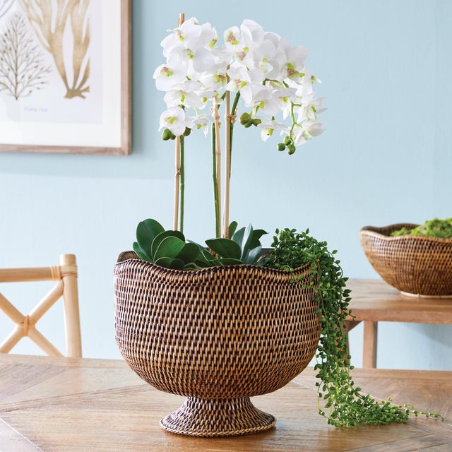 From the signature tight weave to the natural warm brown finish, Burmese artistry is truly exceptional. The scalloped edge...