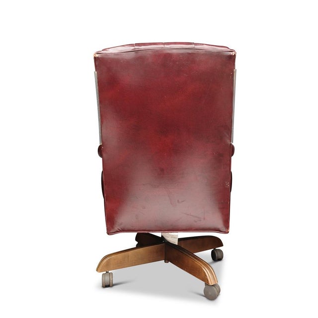 1970s 20th Century Button Back Chesterfield Revolving Desk Chair with Polished Burgundy Red Leather Upholstery with Tilt Action, 1970s For Sale - Image 5 of 7