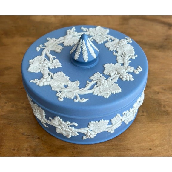Baby Blue Vintage 1973 Wedgwood Made in England Blue Jasperware Round Trinket Box For Sale - Image 8 of 11