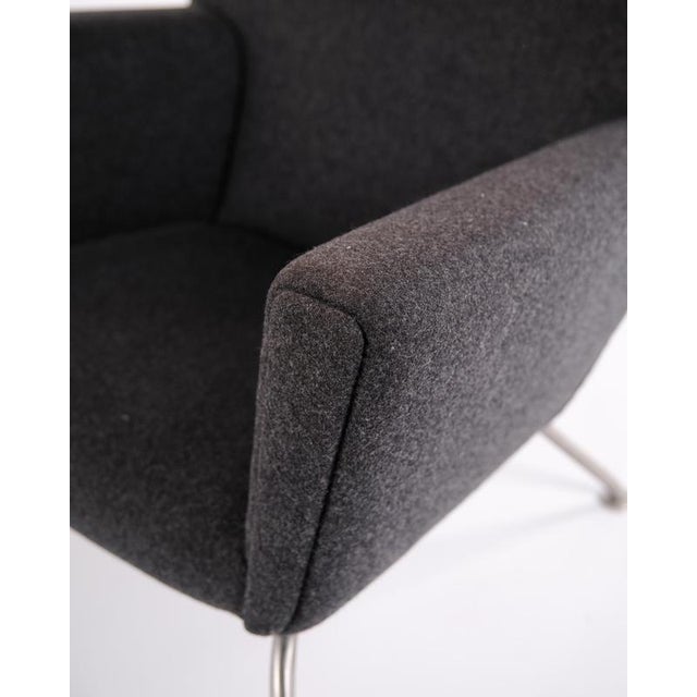 Metal Set of Model CH445 Wingchair and Ottoman in Grey Hallingdal by Hans J. Wegner for Carl Hansen & Søn, Set of 2 For Sale - Image 7 of 13