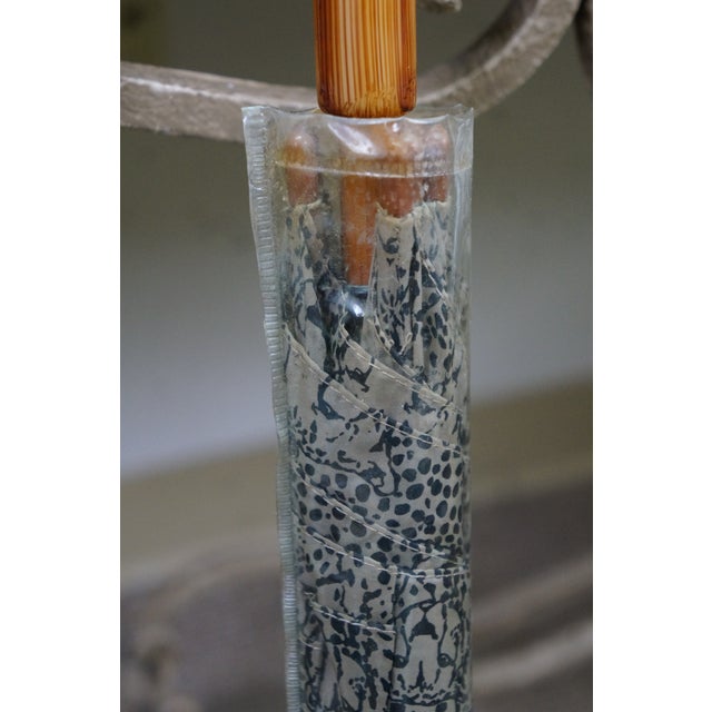 Late 20th Century Vintage Shaw World Wildlife Fund Cheetah Nylon Umbrella With Lucite Handle For Sale - Image 5 of 15