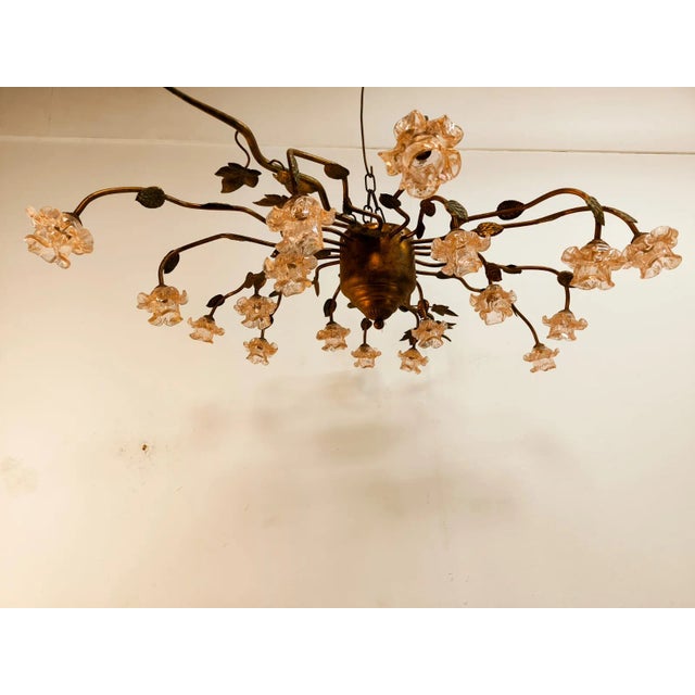 18-Light Ceiling Light in Murano Glass, in Flawless conditions. Designed 1990 to 1999 Up to 250V (Europe/UK Standard).The...