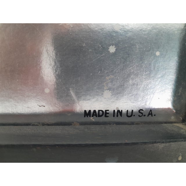 1940s Mid 20th Century DeLuxe Cleaning Advertising Sign For Sale - Image 5 of 7