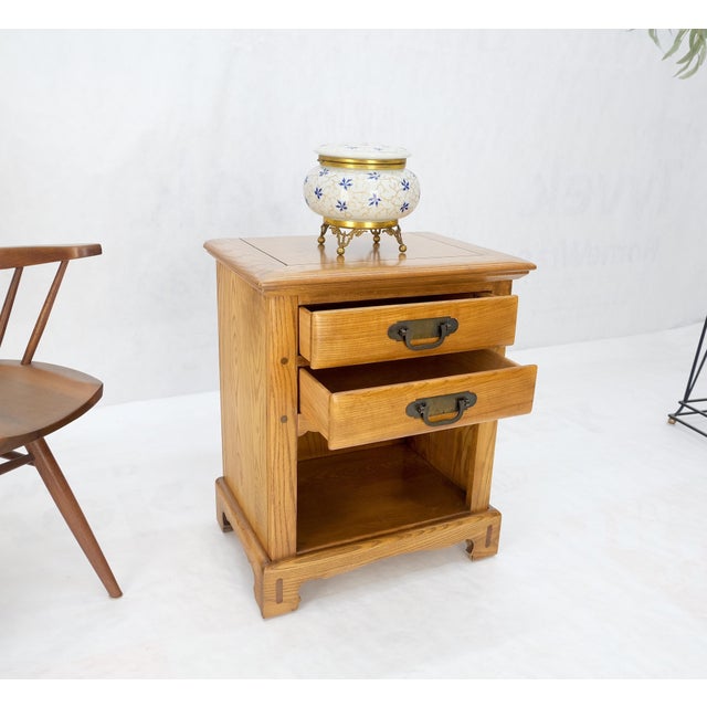 Solid Chestnut 2 Drawers Pegged Joint Honey Amber Finish Night Stands Table