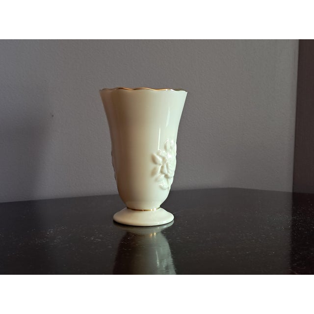 1950s Lenox Sculptured Rose Giftware Rosebud Collection Vase For Sale In Minneapolis - Image 6 of 11