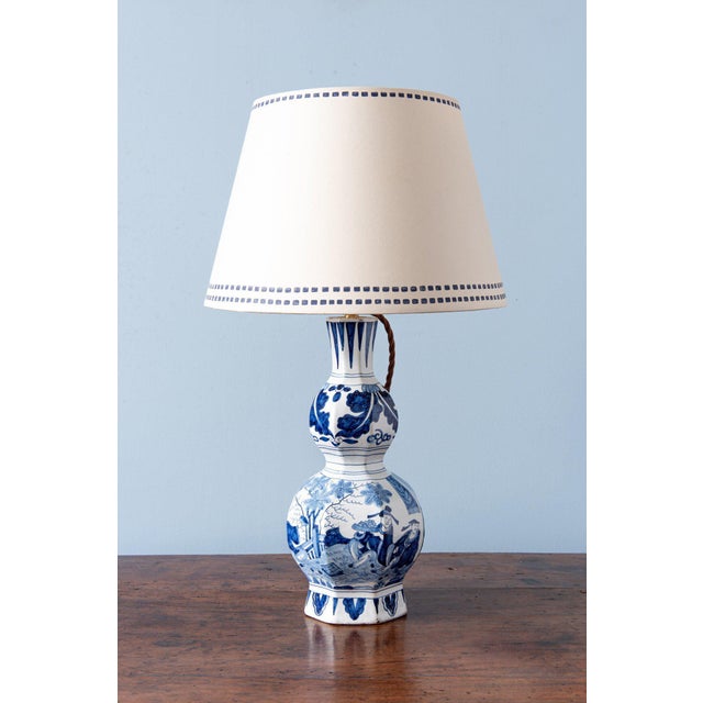Height to top of bulb holder: 37.5 cm Vase height: 29 cm Diameter: 13.5 cm Slight wear to the glaze on base and top edge,...