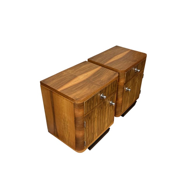 Art Deco Nightstands in Walnut Veneer and Ebonized Socle, Europe, 1930s, Set of 2 For Sale - Image 6 of 9
