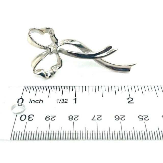 1990s 1990s Tiffany & Co Estate Ribbon Brooch Pin Sterling Silver For Sale - Image 5 of 6