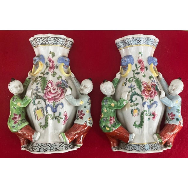 Chinese 19th Century Chinese Export Porcelain Famille Rose Wall Pocket Vases - a Pair For Sale - Image 3 of 11