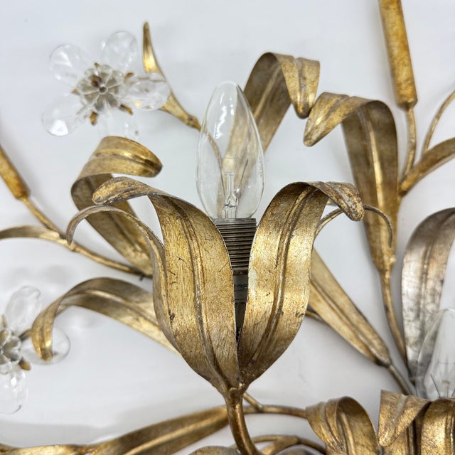 Mid-Century Crystal Flower Bouquet Wall Sconce in the style of Banci, 1970s For Sale - Image 14 of 18