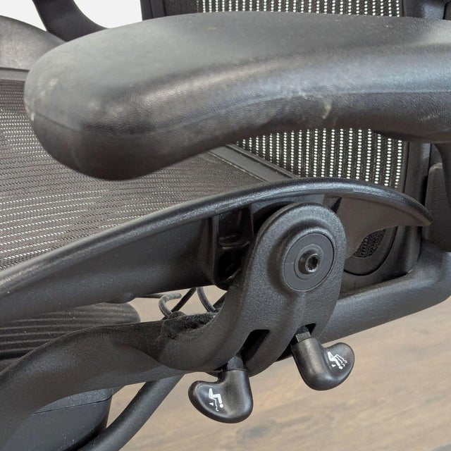 Herman Miller Aeron Ergonomic Office Chair – Carbon Mesh, Adjustable Arms For Sale In San Francisco - Image 6 of 10
