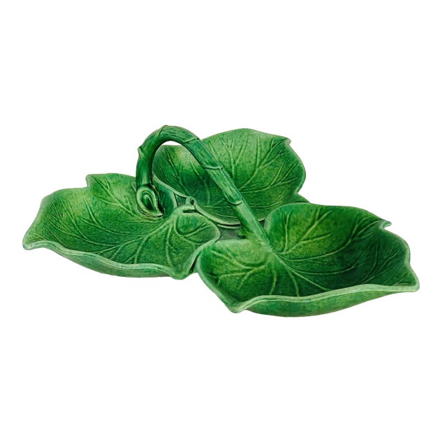 Vintage Majolica Ceramic Ivy Leaf Serving Dish in the Style of Portuguese 'Bordallo Pinheiro' For Sale