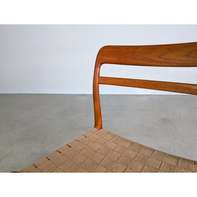 Mid-Century Modern Side Chair in Teak For Sale - Image 5 of 9
