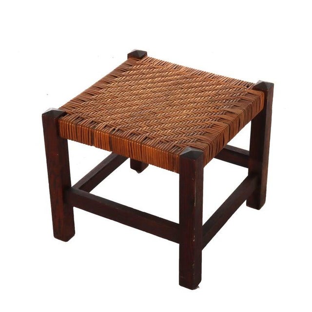 Antique Stickley Arts & Crafts Mission Oak Splint Weave Footstool C1920 Measures - 16" x 17 1/2" x 17 1/2" This Stickley...