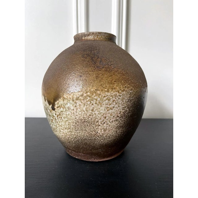 Japanese Shigaraki Jar for Ikebana by Shiho Kanzaki For Sale - Image 11 of 13