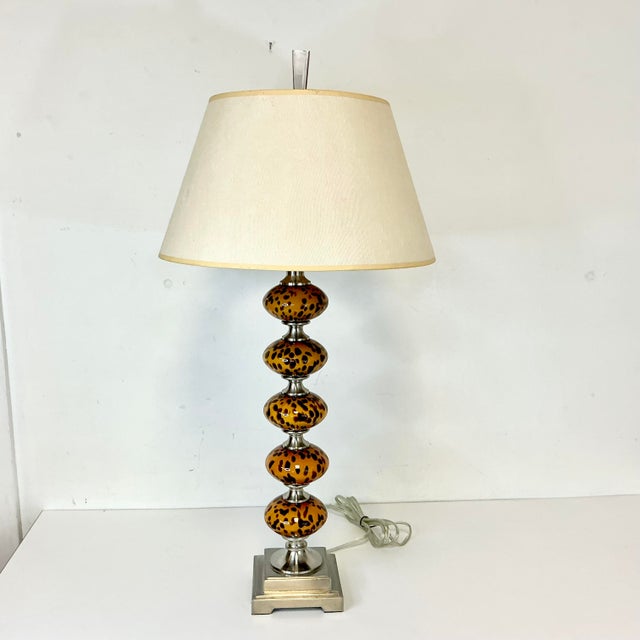 1980s Vintage Boho Chic Hollywood Regency Murano Style Tortoise Glass Stacking Bulbs Table Lamp For Sale - Image 4 of 13