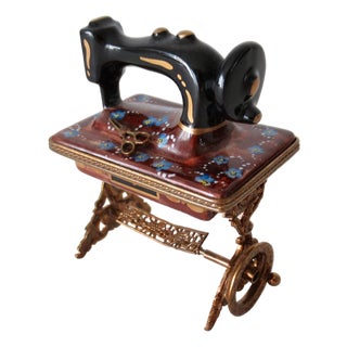 Limoges, France Rochard Hand-Painted Sewing Machine Enamel Trinket Box For Sale