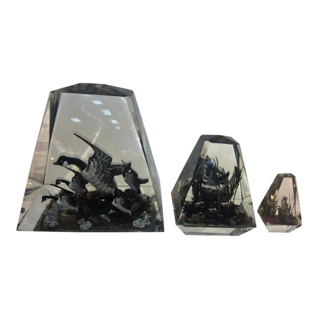 1970s Alessandro Albrizzi (Attributed) Modern Trio of High End Solid Lucite Obelisks With Diorama of Wildlife Scenes For Sale