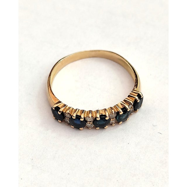 1970s 18k Gold Garter Ring with 5 Sapphires and 8 Diamonds, 1970s For Sale - Image 5 of 7