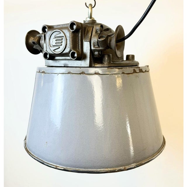 1960s Large Industrial Grey Enamel and Cast Iron Pendant Light from Elektrosvit, 1960s For Sale - Image 5 of 18