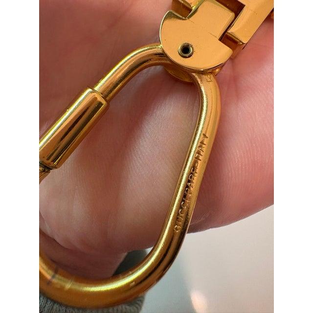 Vintage Gucci Gg Logo Gold Tone Key Fob With Original Box For Sale - Image 9 of 17