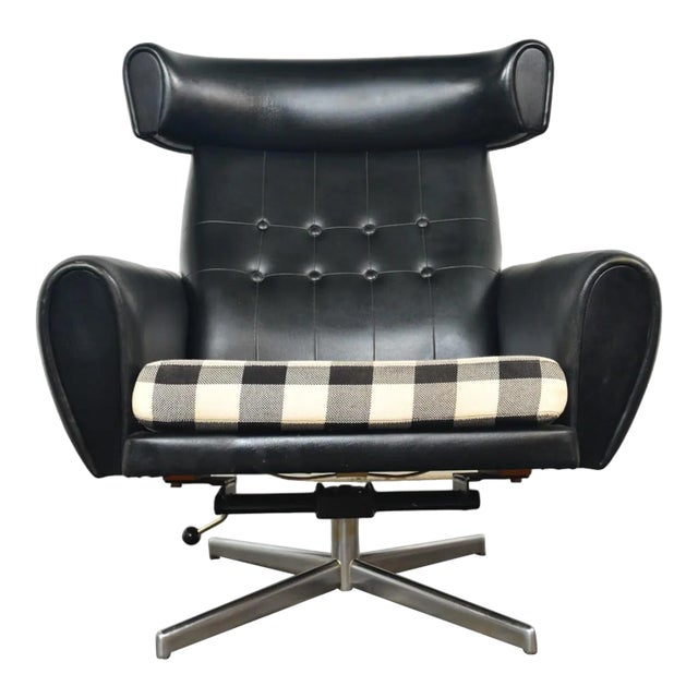 1960s Ox Style Wingback Swivel Lounge in Black Vinyl For Sale
