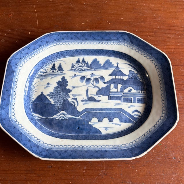 A Fine Antique Chinese Export Porcelain Canton Platter, Circa 1830’s For Sale - Image 4 of 12