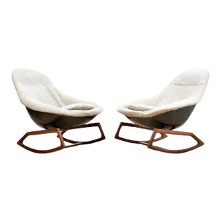 Pair of 1960s Gemini Rocking Pod Chairs by Walter S. Chenery for Lurashell For Sale