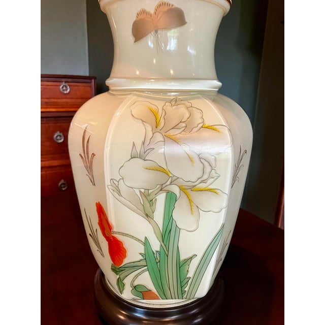 Vintage Asian-Inspired Ceramic Table Lamp With Floral Motif For Sale - Image 4 of 11