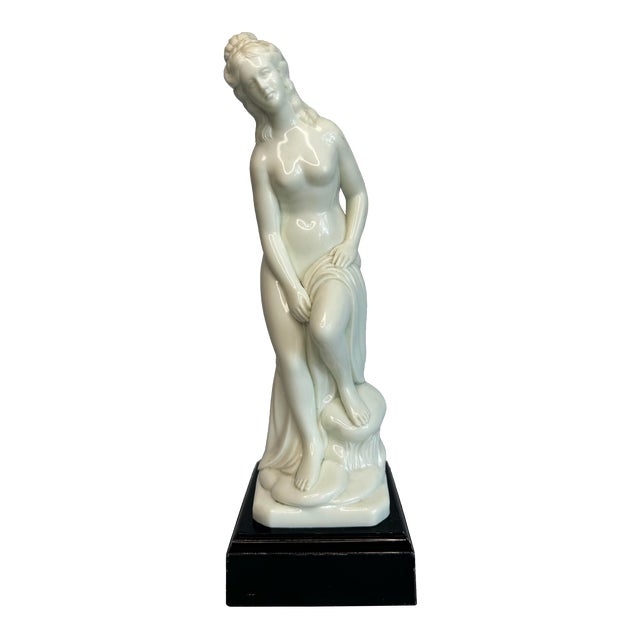 Vintage Classical Greek Female Venus Table Top Statue, Black and White For Sale