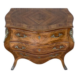 Early 20th Century French Louis XV Style Fine Kingwood and Marquetry Ormolu Mounted Bombe Commode For Sale