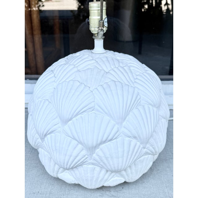 Shells Pattern Plaster Table Lamp For Sale - Image 4 of 8