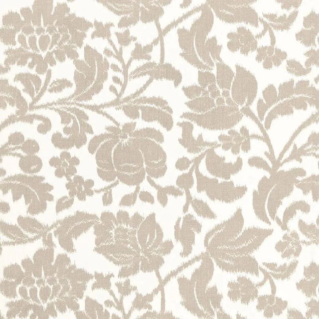 Sample - Schumacher Tranquil Vine Fabric in Greige For Sale
