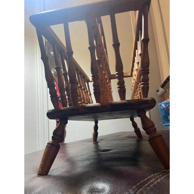 Mid 20th Century Vintage Wooden Spindle Magazine Rack With Arched Handle For Sale - Image 5 of 5