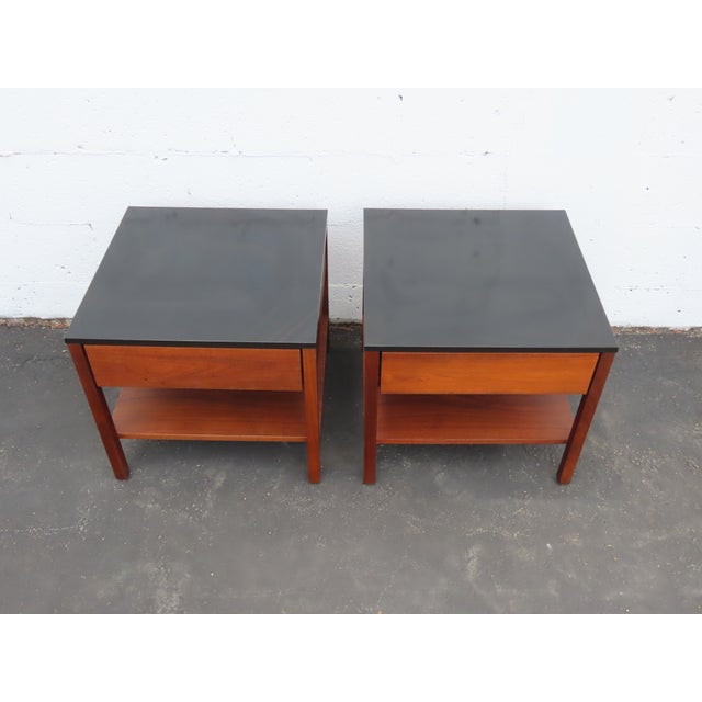 Knoll Two Tones Mid Century Modern Nightstands Bedside Tables a Pair 6597 For Sale - Image 14 of 17