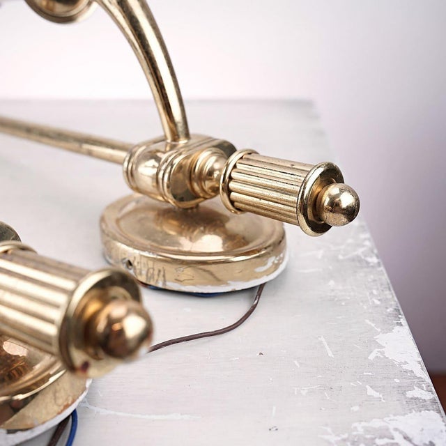 Descrizione Articolo: Coppie di applique vintage in ottone sti Altezza: 53 Larghezza: 9 Profondità: 19...