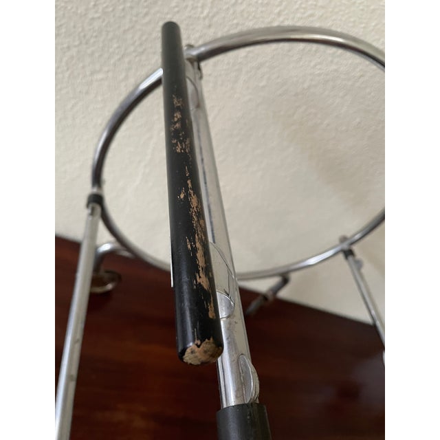 Elegant Art Deco bar/serving trolley. This English serving trolley dates from the early 1930s. Beautiful, rare design and...