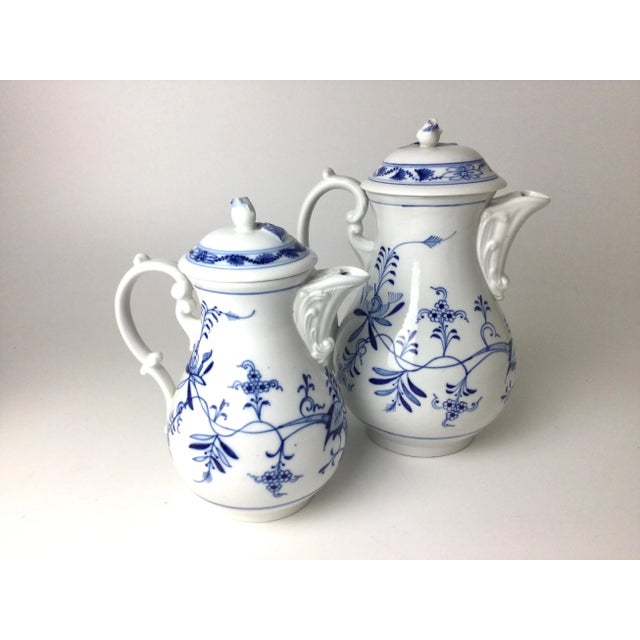 Meissen Porcelain Meissen Blue Onion Coffee Pots - A Pair For Sale - Image 4 of 11