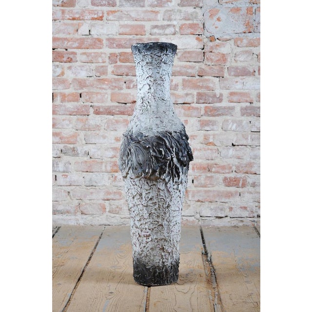 This original ceramic vase originates from 1960s Czechoslovakia and stylistically belongs to the Mid-Century period. Its...