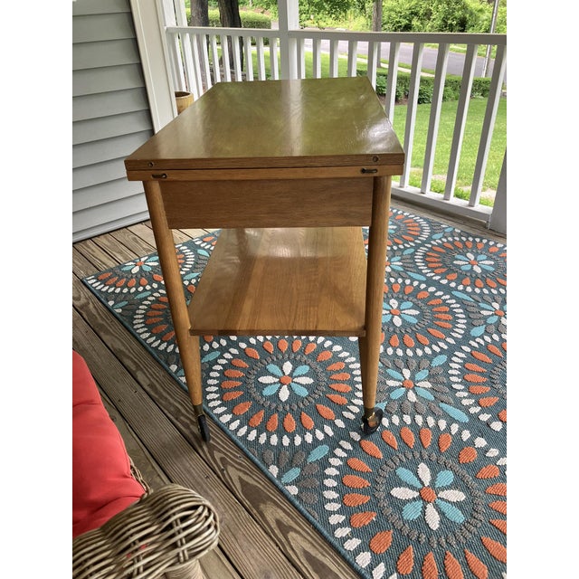 Vintage Scandinavian Mid‑Century Flip‑Top Bar Cart – Solid Oak Serving Trolley on Casters For Sale - Image 13 of 17