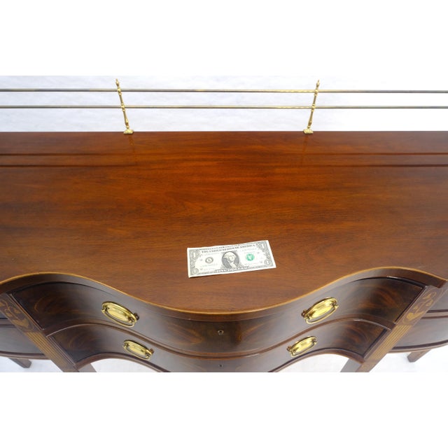 Federal Mahogany Brass Gallery Tapered Legs Serpentine Inlayed Sideboard MINT For Sale - Image 6 of 17