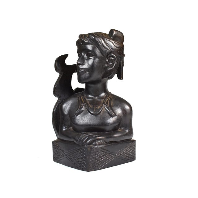Early 20th Century Vintage Early 20th Century Hand Carved Hardwood Pacific Islands Igorot Tribal Man & Woman Bust Bookends - Set of 2 For Sale - Image 5 of 13