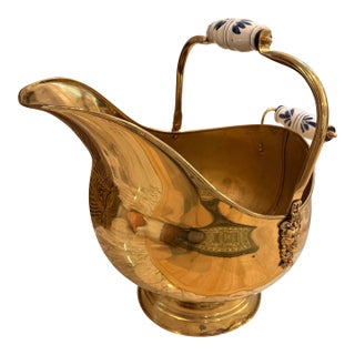 Large Brass Coal Scuttle / Fireplace Log Bucket With Lion Mask Mounts & Delft-Style Ceramic Handles - For Sale
