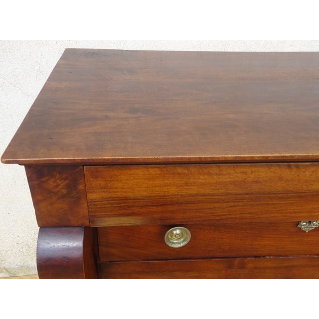 Chest of Drawers in Walnut, 1820s For Sale - Image 4 of 18