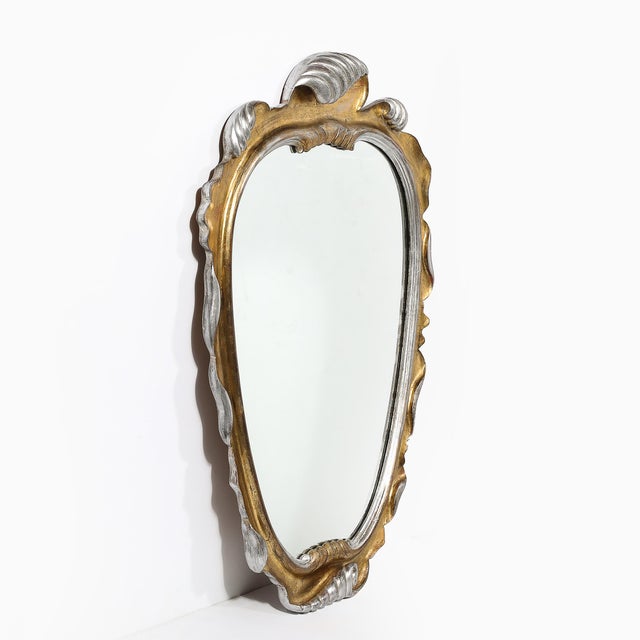 This stunning Hollywood Regency mirror, designed by the iconic American decorator Dorothy Draper around 1945, exudes...