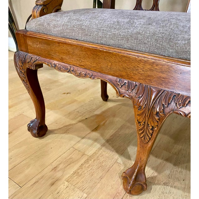 VTG 1970s Georgian Furnishing Co. Chippendale Hand-Carved Mahogany Child Settee For Sale In Los Angeles - Image 6 of 12