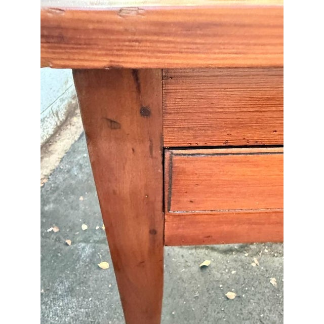 Antique 19th Century Early American Hepplewhite Federal Style 1 Drawer Side Table. For Sale - Image 13 of 16