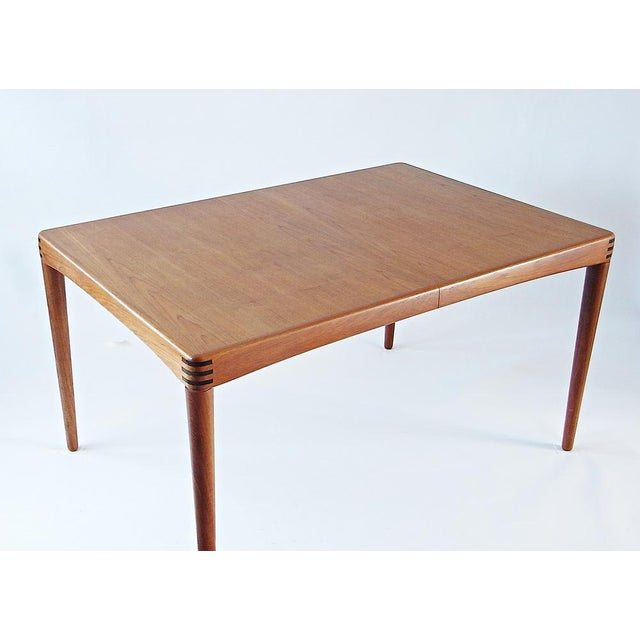 Mid-Century Modern Tappede Extendable Dining Table in Teak by Henry W. Klein for Bramin, 1960s For Sale - Image 3 of 13